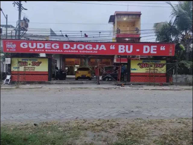 Dijual Rumah 3 Lantai Sekaligus Tempat Usaha Negi Sampai Deal