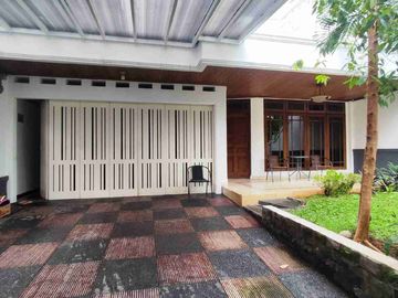 Jakarta Selatan - AC, Lemari pakaian bawaan