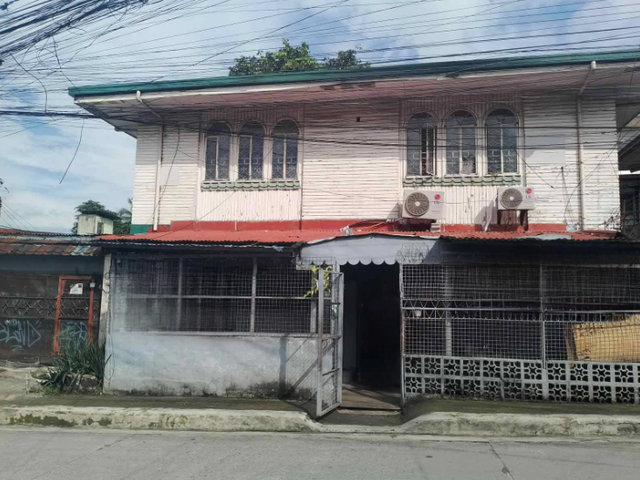 PROPERTY FOR LEASE AS IS - PINYAHAN QUEZON CITY