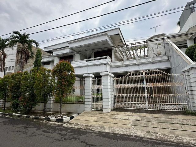 RUMAH MANYAR KERTOARJO, hadap utara
