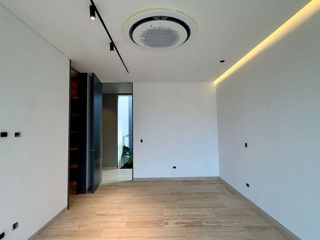 place photo 66