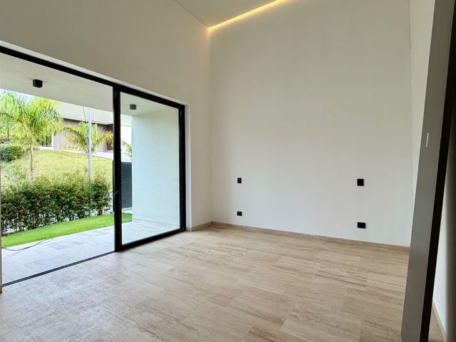 place photo 75