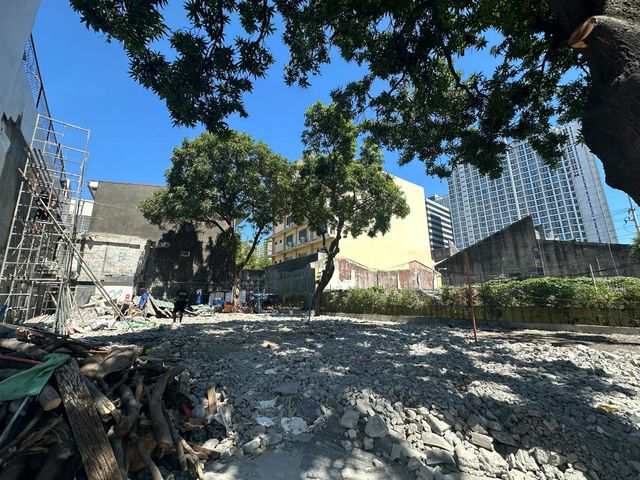 494 SQM RESIDENTIAL LOT IN MAKATI FOR SALE