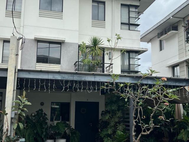 FERNDALE TOWNHOUSE VILLA FOR LEASE