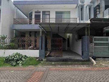 Rumah untuk disewakan di Sambikerep - AC