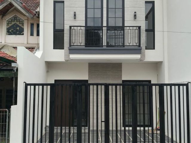 Dijual Rumah Baru di Pantai Mentari Selangkah ke Pakuwon City Galaxy Mall