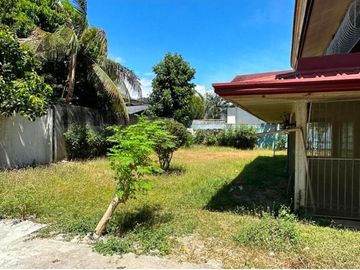 762sqm Residential Lot w Old House in Ayala Alabang Village FOR SALE