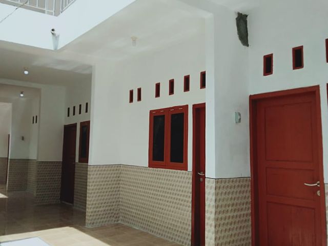 DIJUAL RUMAH KOST 2 LANTAI DI BANYUANYAR DEKAT SEKOLAH YAYASAN AL-ABIDIN