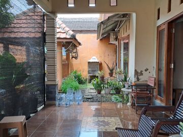 HUNIAN NYAMAN SERASA TINGGAL DI VILLA GAZEBO DI COLOMADU