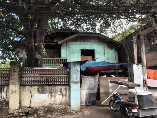 FOR SALE Lot w/ old dilapidated house  E. Rodriguez, Quezon City.