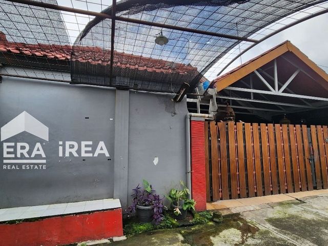 DIJUAL RUMAH BAGUS & LUAS DI PUSAT KOTA SOLO HARGA MURAH BANGET