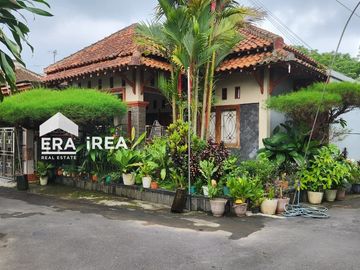 RUMAH BESAR TAMAN CANTIK DI WINONG BOYOLALI, HARGA TERJANGKAU