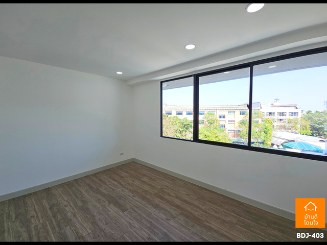 place photo 48