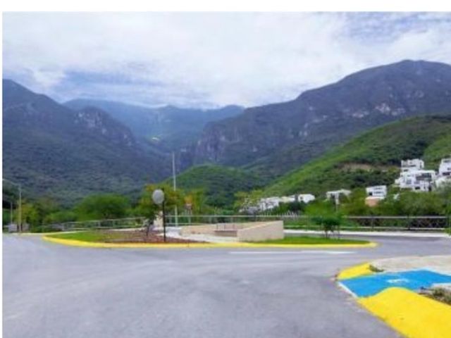 TERRENO EN VENTA EN SIERRA ALTA SECTOR 10 EN MONTERREY