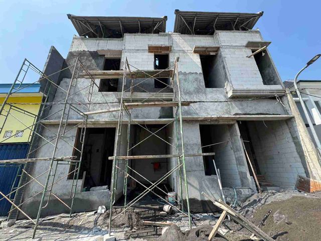 dijual rumah tingkat new Gress paling murah di Surabaya Medokan ayu