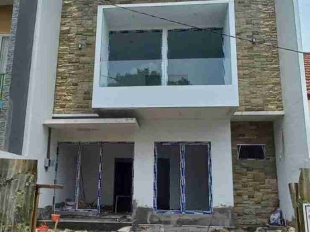 dijual rumah 2 lantai di bukit Palma Citraland Surabaya barat