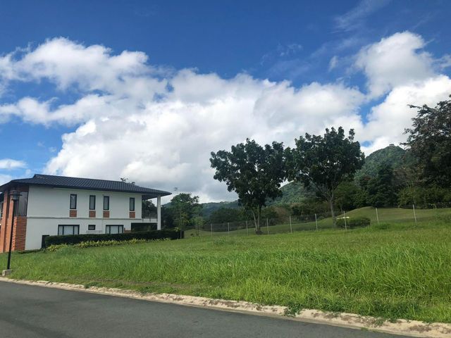 FOR SALE - Residential Vacant Lot with Golf Membership in Tagaytay Midlands, Tanauan, Laguna