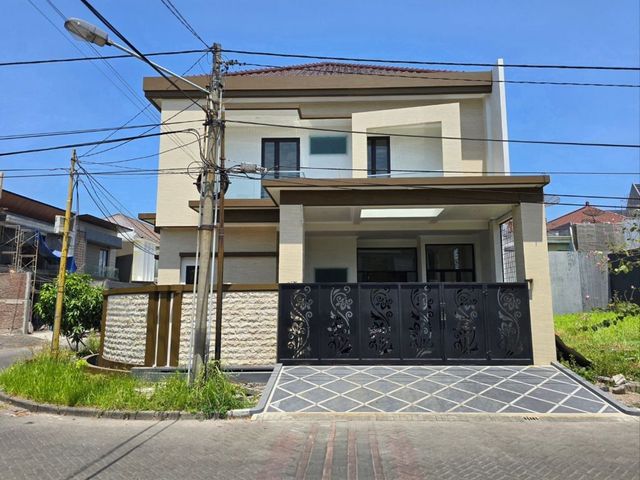 Rumah Araya  MINIMALIS STRATEGIS BOULEVARD