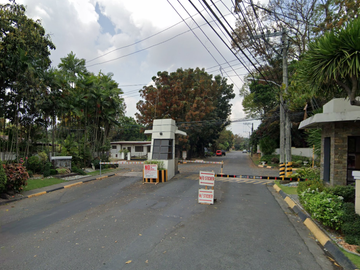 Lot for Sale with Dilapidated House - Prime Location in Angeles City