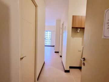EXCLUSIVE HIGH CONDOMINUIM WITH ACCESS OF DIFFERENT VIEW OF NATURE IN BALCONY