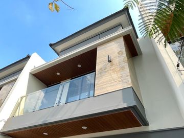 Dekat Jakarta Selatan 2 Lantai Siap Huni