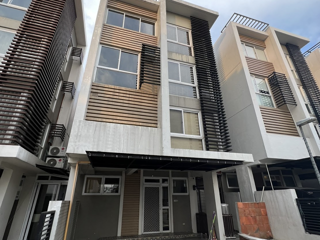 FOR SALE - Four Storey Townhouse with Attic in Obrero, Quezon City