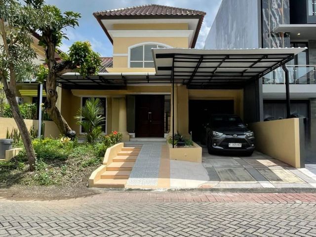 rumah Fulltron citraland*baru renovasi  hadap utara
