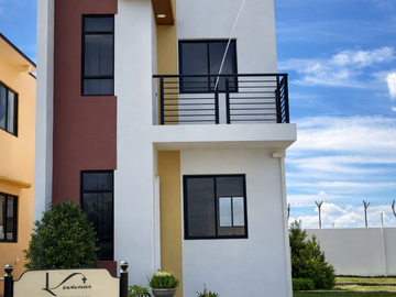 House to rent in Indang - 24 hours security