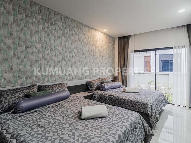place photo 52