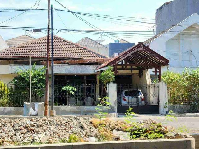 Dijual Rumah 360m2 Manyar Kertoadi 1 Lantai Row Double Way 2 Mobil x 2