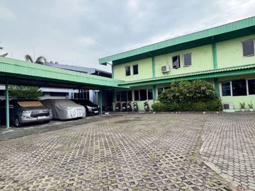 Gresik, Jawa Timur - Ruang kantor, Garasi