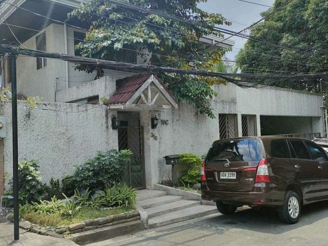 Residential Lot with Old House for Sale in Robinsons Circle, Pasig City