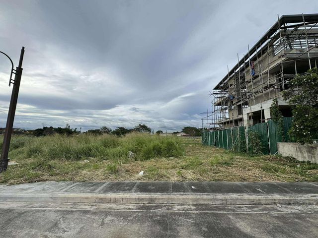 ALABANG WEST VILLAGE 297 SQM LOT FOR SALE