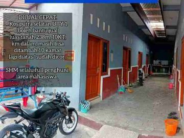 Jawa, PIDIE, Aceh, Indonesia - Lemari pakaian bawaan