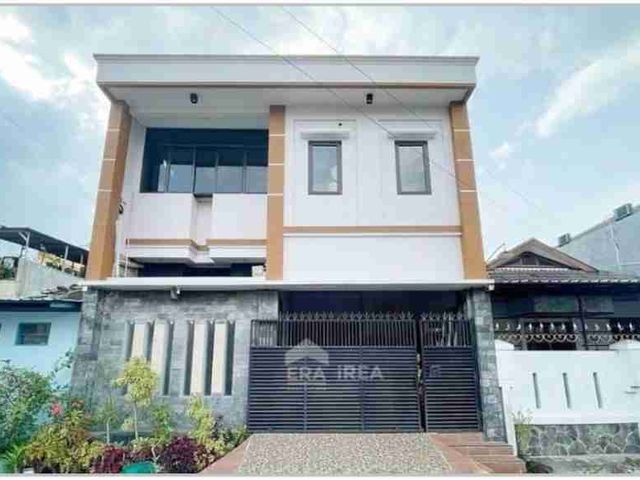 rumah 2lantai  Dijual  solo di Langenharjo solo baru