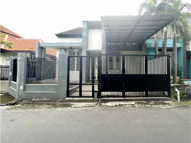 Disewakan rumah nyaman dekat stadion manahan, area bisnis,kuliner dan sekolah favorite di sumber banjarasari solo