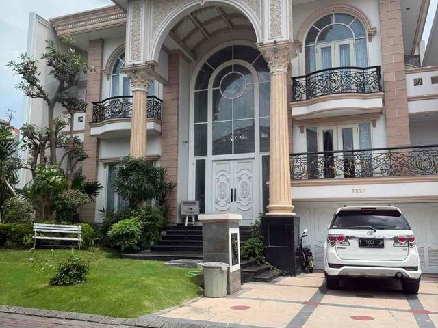 Villa Bukit Regency 2lt  Pakuwon Indah