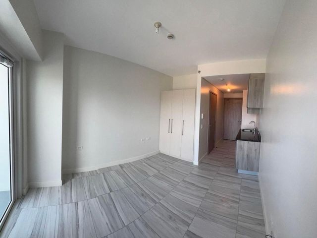 Maven at Capitol Commons Semi Furnished Studio unit for Rent