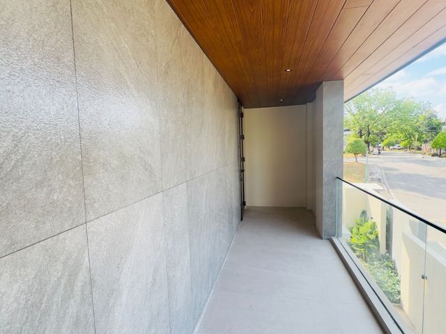 place photo 52