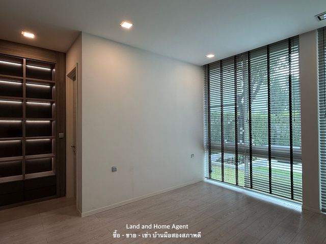 place photo 61