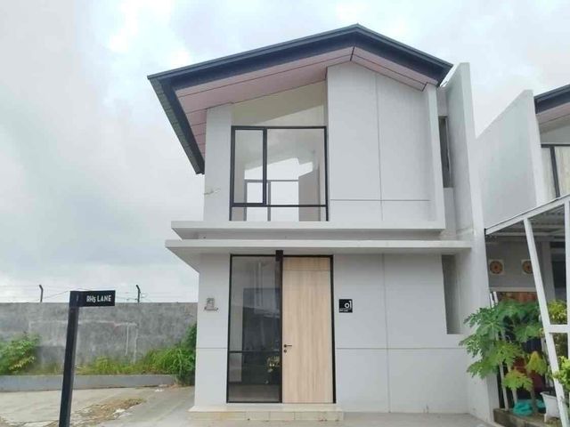 DIJUAL RUMAH SUDUT SAMPING TRANS MALL CLUSTER ROLLING HILLS TANJUNG BUNGA MAKASSAR