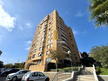 VENTA DEPTO 4D 2B  CERCANO A GOMEZ CARREÑO