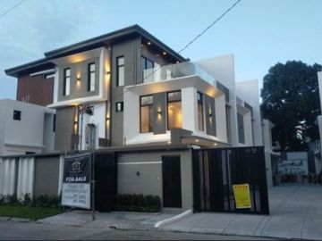 Townhouses For Sale in (GAHA) Abelardo Street Garden Homes, BF Parañaque