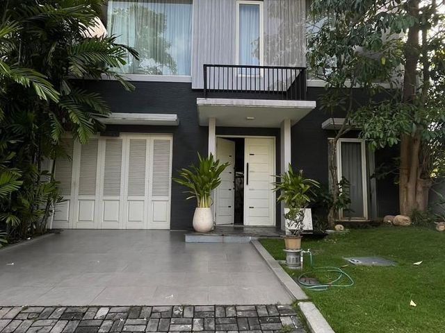 RUMAH EMERALD MANSION CITRALAND*Hadap Barat Listrik 4400watt