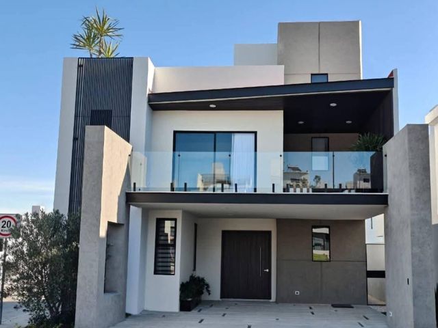 CASA CAROLINA, tipo residencial, nueva, equipada, 4 recámaras ubicada en privada con vigilancia