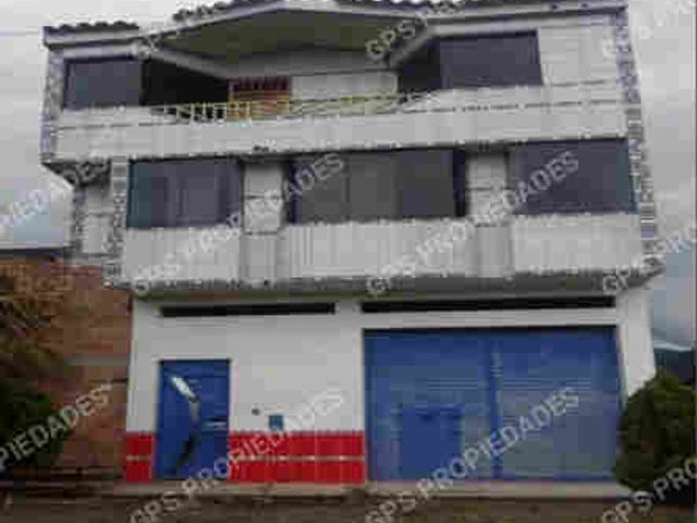 VENDO CASA DE 3 PISOS EN NUEVO CAJAMARCA