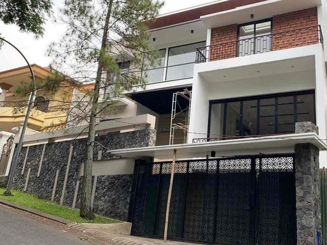 Dijual Rumah di daerah Riverside, Kota Malang