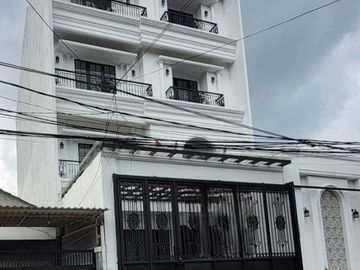 Jual rumah mewah dan bagus di Sunter Agung, ada kolam renang, Lift, Nego