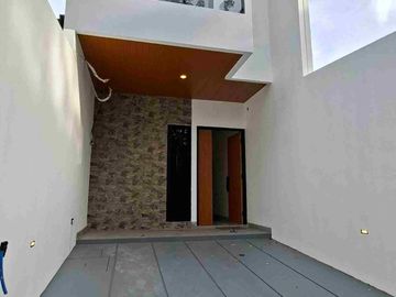 Rumah dijual di Jakarta Utara - Garasi