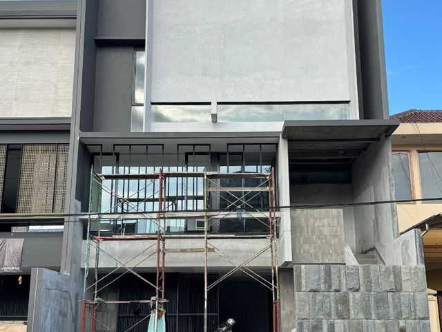 *RUMAH MANYAR KERTOADI* *NEW MINIMALIS*Row Jalan 5 Mobil